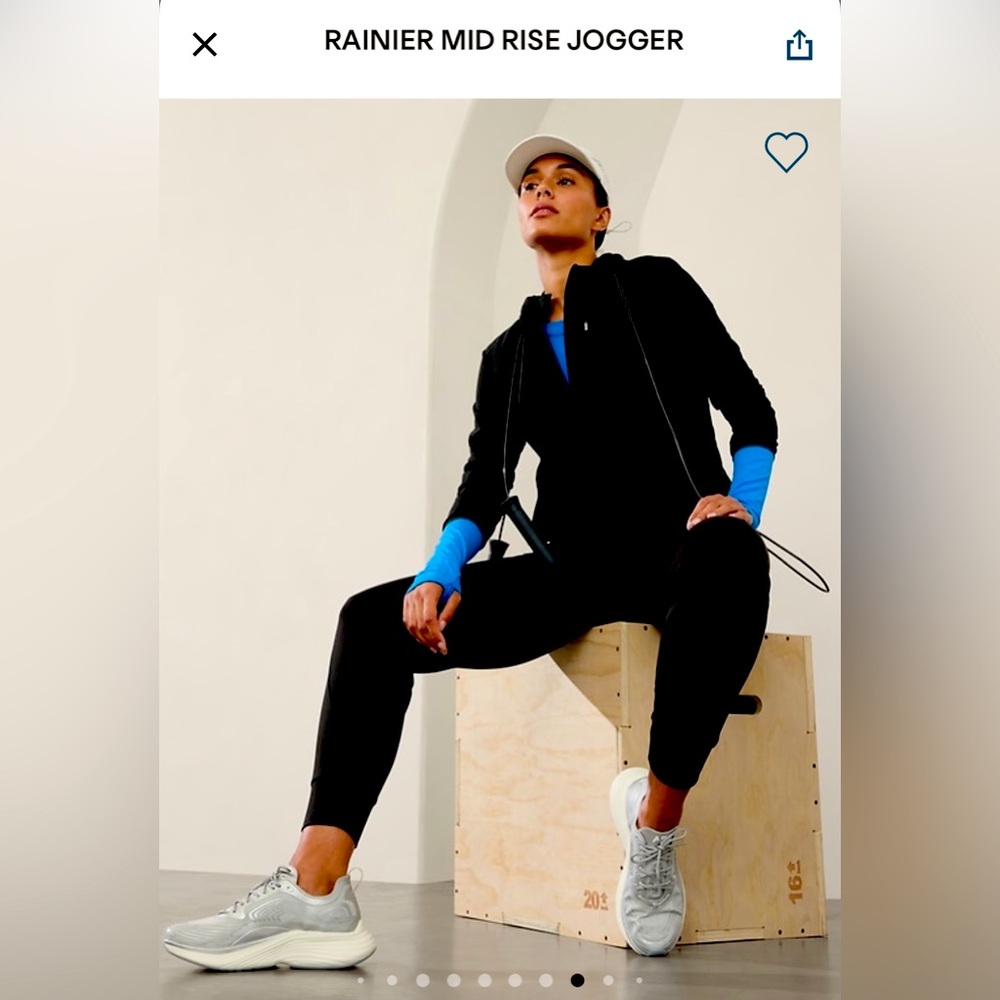 ✨NWT✨ Rainier Jogger Black Small